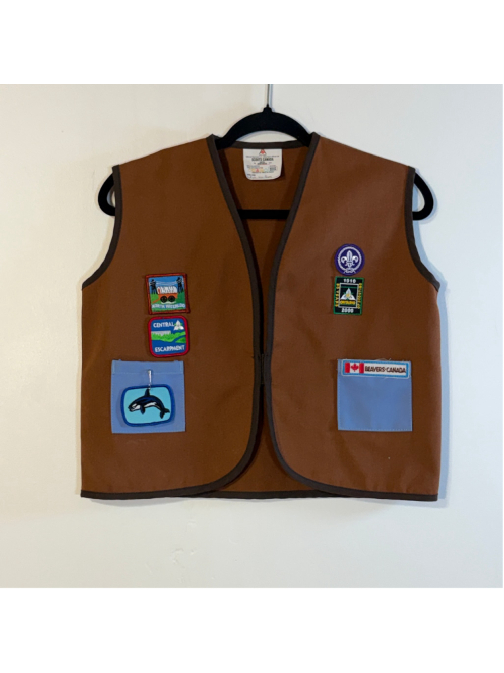 Vintage Boy Scouts Beavers Canada Vest Youth Size Medium Brown Blue Patches